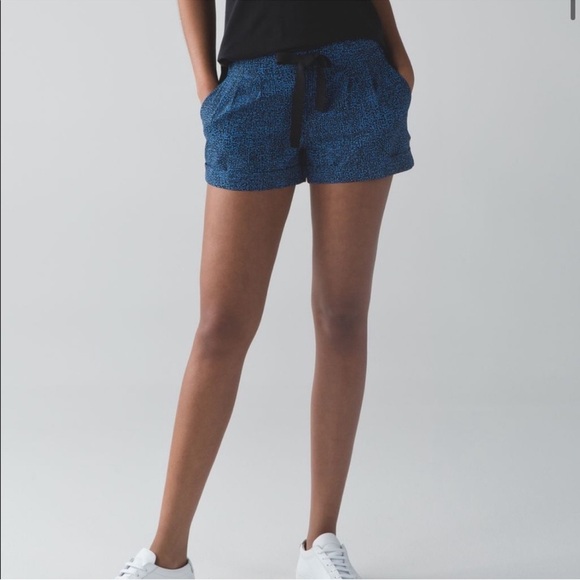 lululemon athletica Pants - Lululemon Spring Break Away Short | Size 8